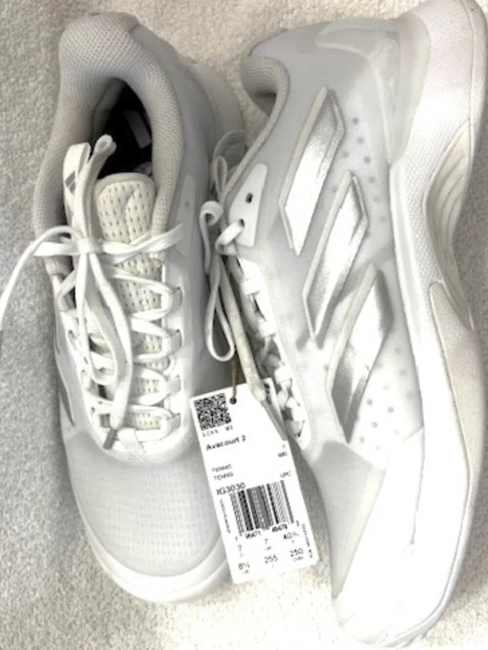 Adidas Avacourt 2 white lace-up tennis shoes NWT Size 8-1/2